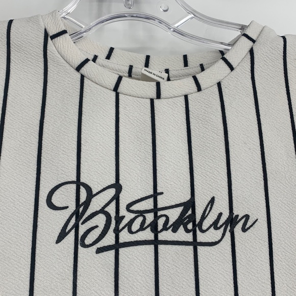 Sz 9y SHEIN girls Cream and Black Striped Kids T-Shirt - Picture 3 of 17